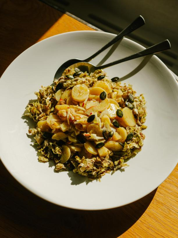 Steirischer Kartoffelsalat: Kartoffelsalat mit Tiefenschärfe