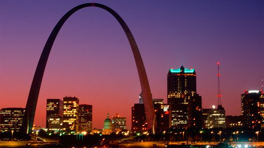 How the St. Louis Arch Stands Against All Odds