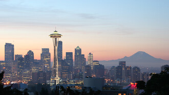 Ao chegar em Seattle, cidade no estado de Washington (Estados Unidos) é impossível não ficar fascinado pela impressionante beleza natural em seu entorno, como as majestosas montanhas da Cordilheira das Cascatas