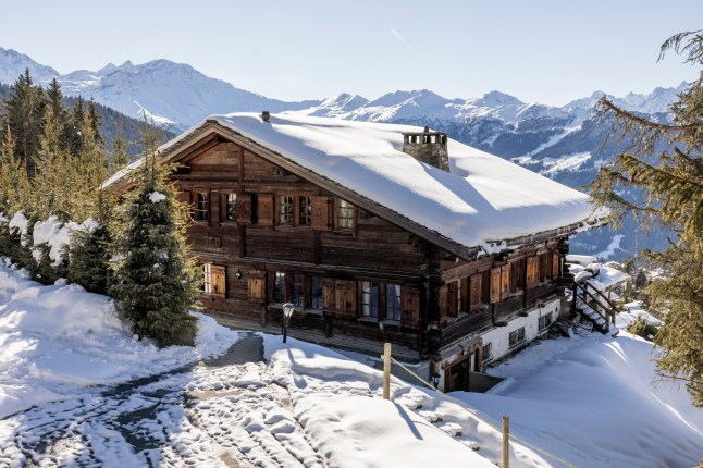 The "Helora" chalet owned by Prince Andrew, member of the British Royal family and son of Queen Elizabeth II of England, photographed this Friday, January 14, 2022 in the ski resort of Verbier in the Swiss Alps. Prince Andrew has settled a debt with a French socialite allowing him to sell a Swiss chalet according to reports published Januar 10, 2022. (Cyril Zingaro/Keystone via AP)