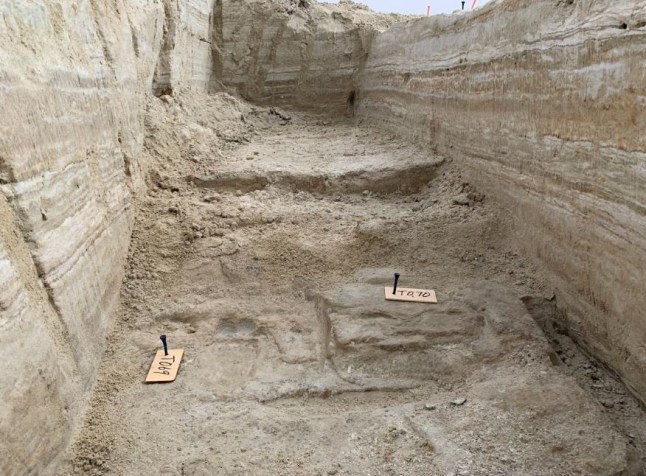 *EMBARGOED UNTIL 19.00 BST, THURS OCT 5 (14.00 ET)* Prints at base of trench, White Sands National Park. Photo released October 5 2023. See SWNS story SWSCfootprints. The oldest fossilised human footprints found in North America are more than 20,000 years old, according to new research. Two new lines of evidence support the 21,000 to 23,000-year-old estimate of the prints made two years ago - confirming humans were present in North America when the geographic extent of ice sheet and glacier coverage on Earth's surface peaked, known as the Last Glacial Maximum. The original 2021 results kicked off a global conversation among the science community as to the accuracy of the ages.