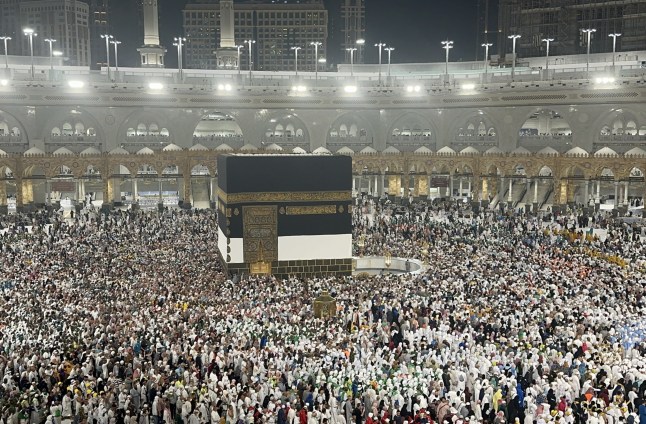 MECCA, SAUDI ARABIA - JUNE 19 : Pilgrims worship and circumambulate around the Kaaba after fulfilling the Hajj pilgrimage in Mecca, Saudi Arabia on June 19, 2024. (Photo by Issam Rimawi/Anadolu via Getty Images)