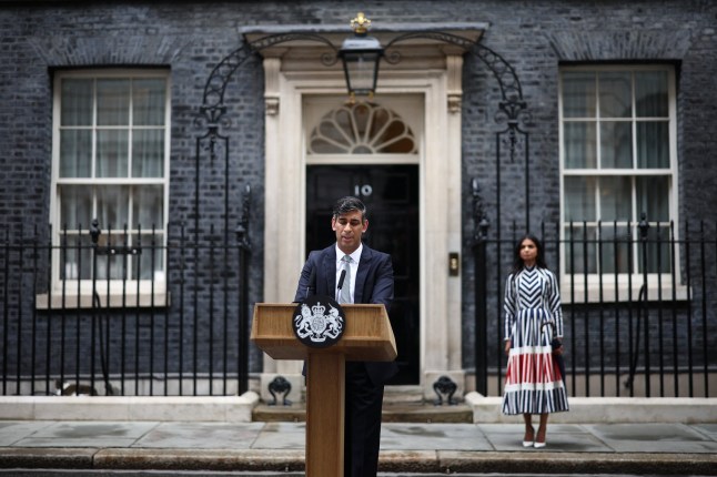 REDIRECT [NEWS, UK] Does the Prime Minister actually live at Number 10 Downing Street? (SEO)