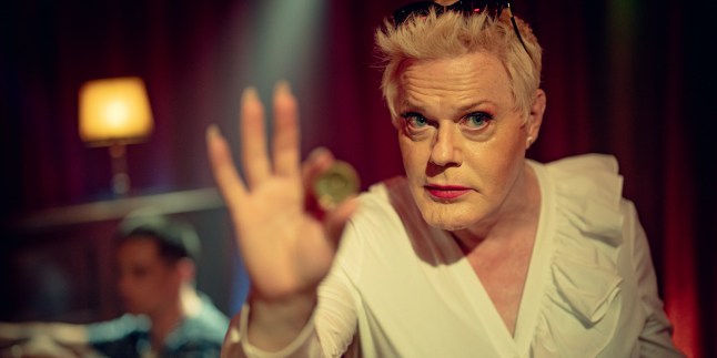 Suzy Eddie Izzard in Kaos