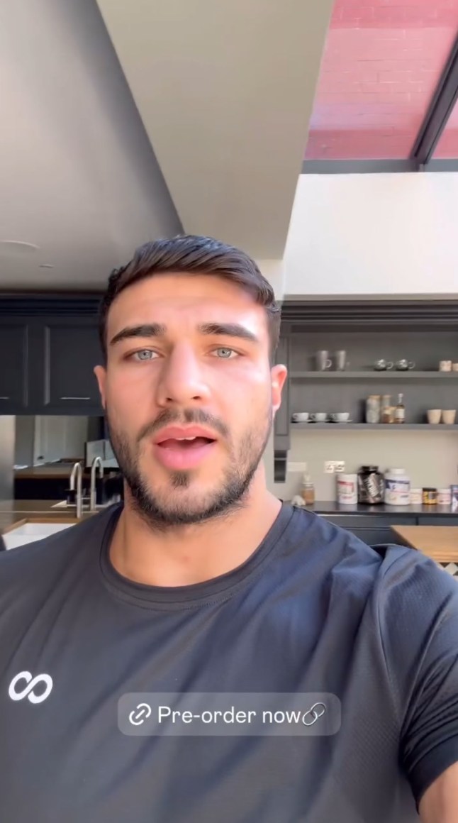 Grabs Tommy Fury revealing he's wrote an additional chapter for his book to document his split with Molly-Mae Hague