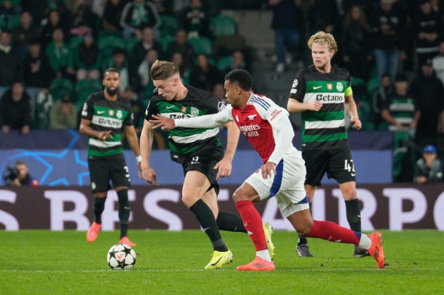 Viktor Gyokeres of Sporting CP (L) and Gabriel dos Santos