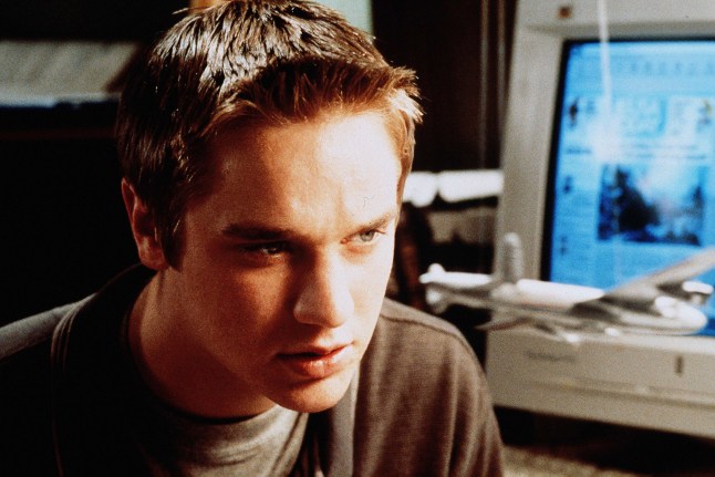 Editorial use only. No book cover usage. Mandatory Credit: Photo by Shane Harvey/New Line/Kobal/REX/Shutterstock (5883217k) Devon Sawa Final Destination - 2000 Director: James Wong New Line USA Scene Still Drama Destination finale