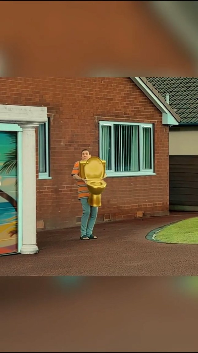 Peter Kay made a surprise announcement on Sunday about his record breaking tour during I'm A Celebrity...Get Me Out Of Here! The comedian appeared in an advert during the hit ITV series announcing his one-man show was bring extended as new dates are added over the next two years. In the new ad Peter was seen carrying a large gold toilet into his mum's iconic bungalow, a reference to the title of his 2002 Mum Wants A Bungalow tour, which had an elaborate mural of Freddie Mercury on the garage door. A voice yelled over to Peter, 'Is that Freddie Mercury?' Peter replied: 'Yeah she is obsessed with him'.