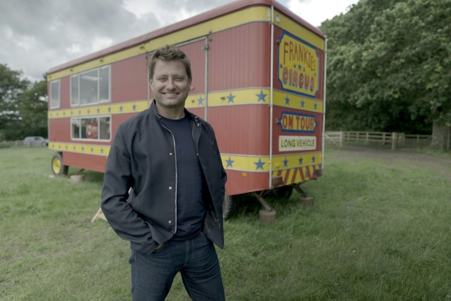 George Clarke Amazing Spaces - George with Showvan