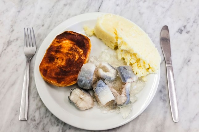 England, London, Southwark, Manze Pie and Mash Shop, Plate of Pie and Mash and Jellied Eels