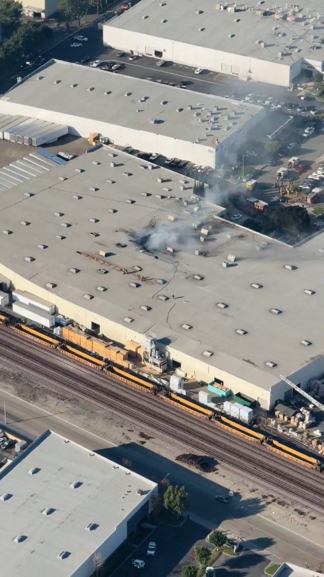 FULLERTON, Calif. (KABC) -- A small plane crashed Thursday afternoon in Fullerton, resulting in a 4-alarm fire and triggering a massive response from firefighters and police, authorities said. The crash was reported shorty after 2 p.m. in the 2300 block of West Raymer Avenue. A plume of thick black smoke rose into the air above the scene and was visible for miles. The number of possible injuries was not immediately clear. The cause of the crash was unknown. DEVELOPING: More details will be added to this report as they become available. FULLERTON, Calif. (KABC) -- A small plane crashed Thursday afternoon in Fullerton, resulting in a 4-alarm fire and triggering a massive response from firefighters and police, authorities said. The crash was reported shorty after 2 p.m. in the 2300 block of West Raymer Avenue. A plume of thick black smoke rose into the air above the scene and was visible for miles. The number of possible injuries was not immediately clear. The cause of the crash was unknown. DEVELOPING: More details will be added to this report as they become available.