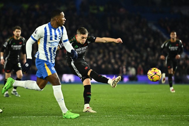 Soccer Football - Premier League - Brighton & Hove Albion v Arsenal - The American Express Community Stadium, Brighton, Britain - January 4, 2025 Arsenal's Leandro Trossard shoots at goal REUTERS/Dylan Martinez EDITORIAL USE ONLY. NO USE WITH UNAUTHORIZED AUDIO, VIDEO, DATA, FIXTURE LISTS, CLUB/LEAGUE LOGOS OR 'LIVE' SERVICES. ONLINE IN-MATCH USE LIMITED TO 120 IMAGES, NO VIDEO EMULATION. NO USE IN BETTING, GAMES OR SINGLE CLUB/LEAGUE/PLAYER PUBLICATIONS. PLEASE CONTACT YOUR ACCOUNT REPRESENTATIVE FOR FURTHER DETAILS..