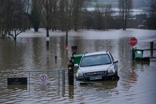 Flood water begins to rise in Yalding Kent. Weather warnings remain in force across much of the UK on Monday with adverse conditions, including flooding from heavy rain and thawing snow. Picture date: Monday January 6, 2025. PA Photo. Photo credit should read: Gareth Fuller/PA Wire