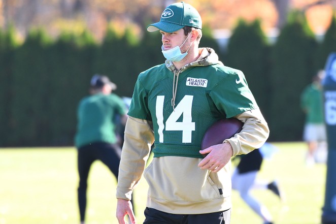 sam darnold's ailing shoulder keeps him out of practice