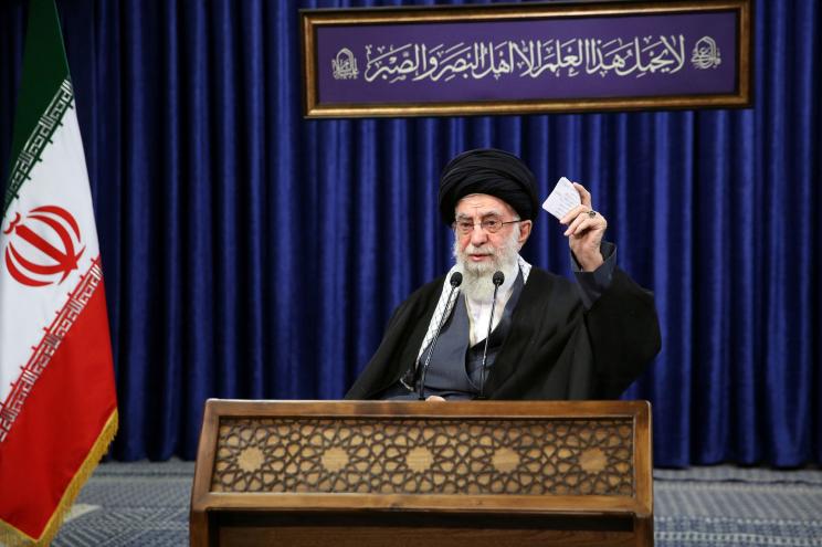 Twitter has removed a "misleading" tweet from Ayatollah Ali Khamenei.