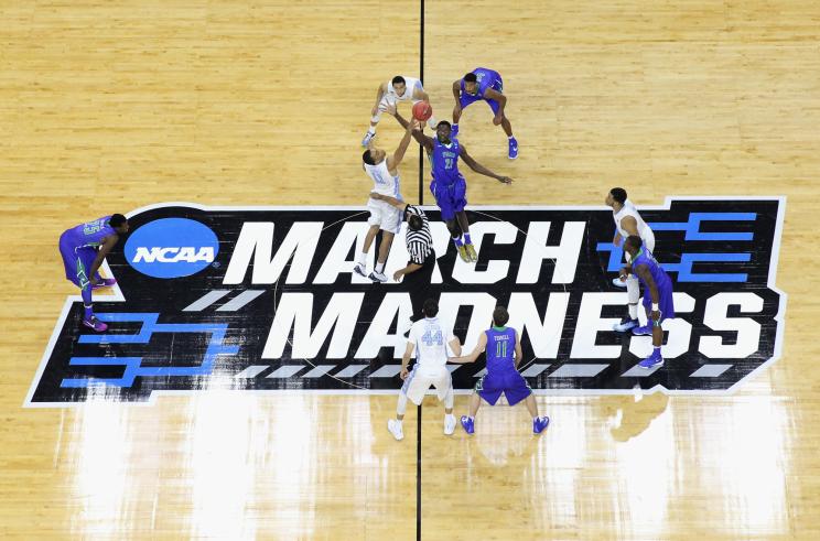 A general view of the the tip-off between the Florida Gulf Coast Eagles and the North Carolina Tar Heels.