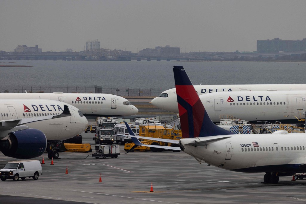 Delta planes.