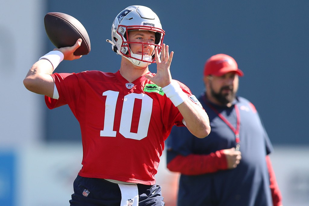 For the 2022 season, Mac Jones and the Patriots' offense are working with Matt Patricia.