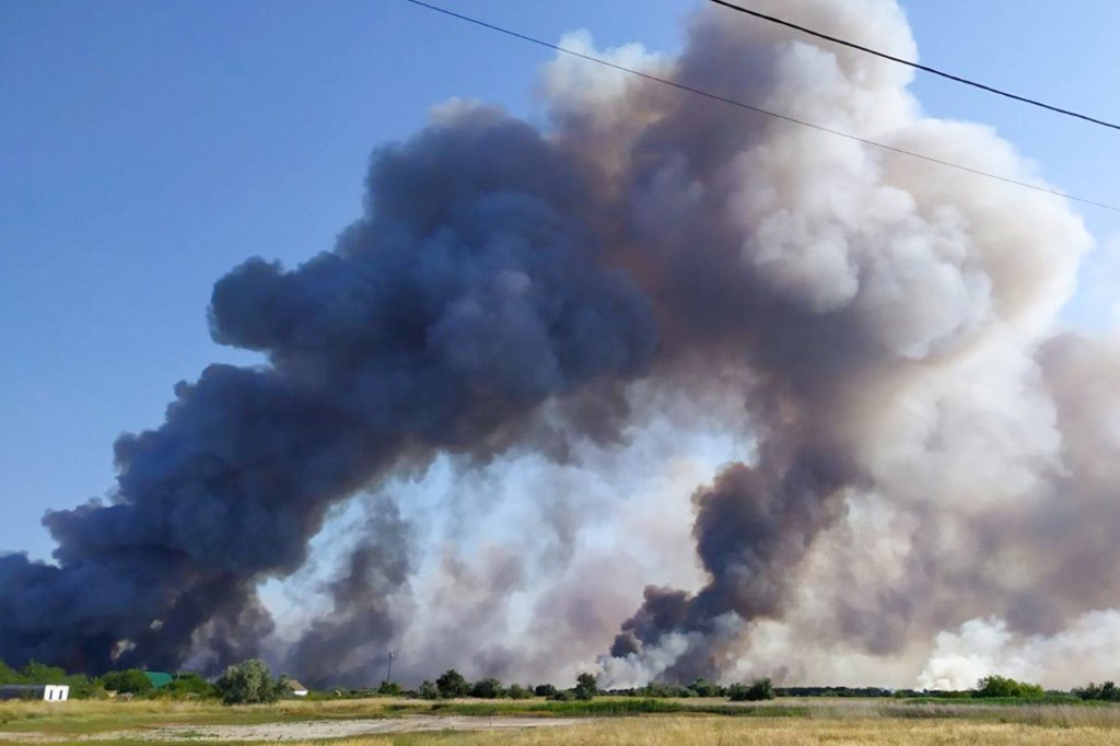 Smoke rises after a shelling attack by the Armed Forces of Ukraine.
