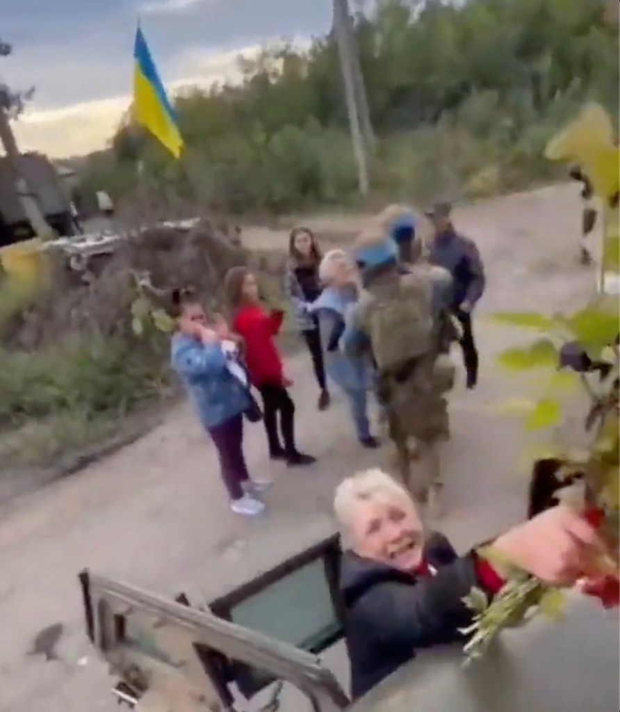 Citizens thank Ukrainian soldiers on September 11. 