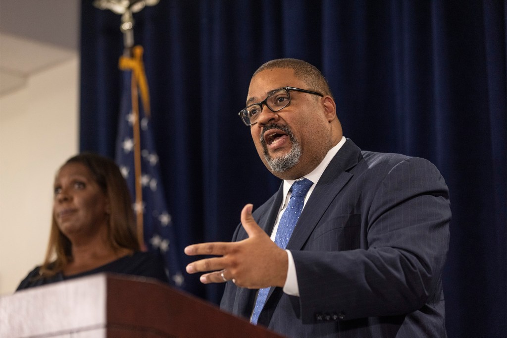 Alvin Bragg, Manhattan district attorney, announces charges against Steve Bannon, former adviser to Donald Trump, during a press conference in New York, US, on Thursday, Sept. 8, 2022.