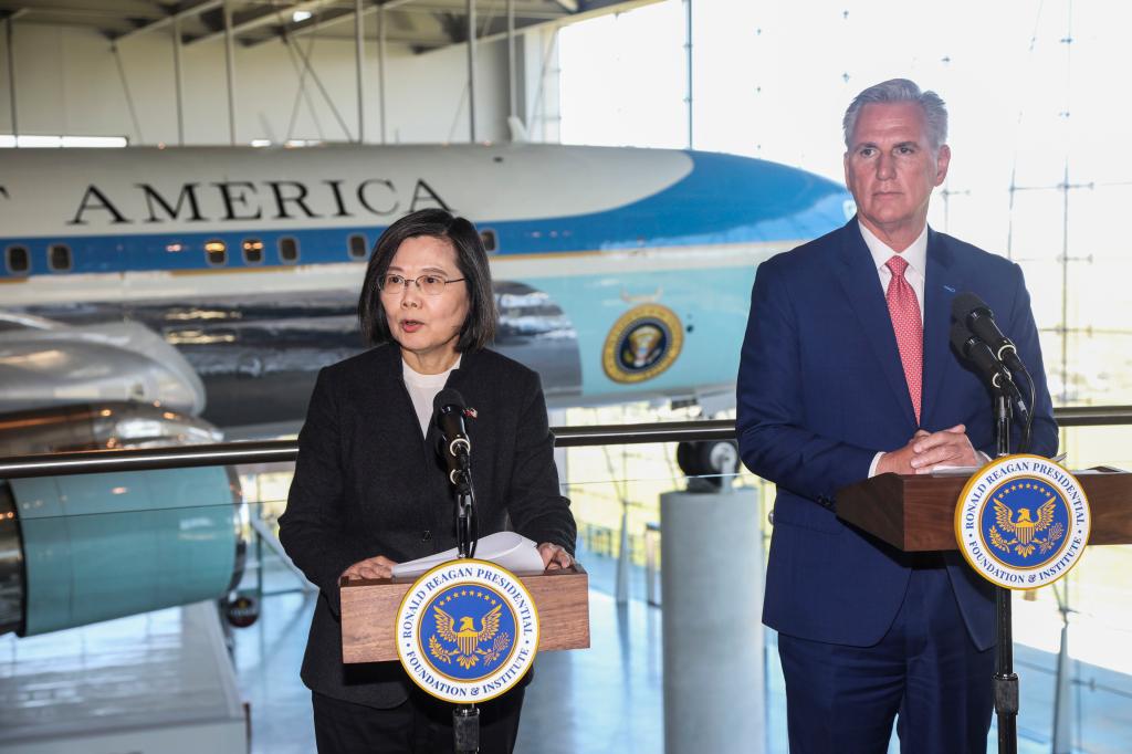 Taiwanese President Tsai Ing-wen with House Speaker Kevin McCarthy at a meeting in California on April 5, 2023.