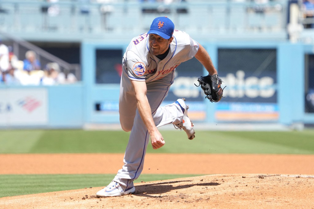 Mets starting pitcher Max Scherzer throws in the first inning against the Los Angeles Dodgers.