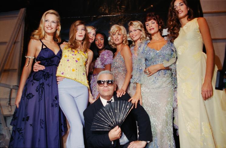 Karl Lagerfeld with with models (L-R) Karen Mulder, Carla Bruni, Nadja Auermann, Naomi Campbell, Linda Evangelista, Claudia Schiffer and Helena Christensen