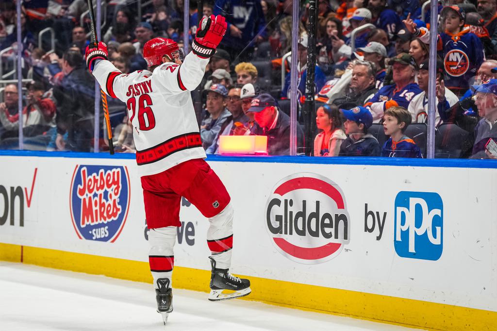 Paul Stastny scored the game-winning goal for the Hurricanes against the Islanders.