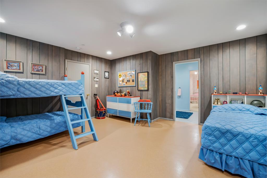 The boys' bedroom of "The Brady Bunch" house