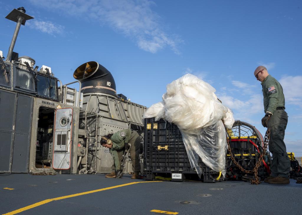 U.S. Navy sailors 