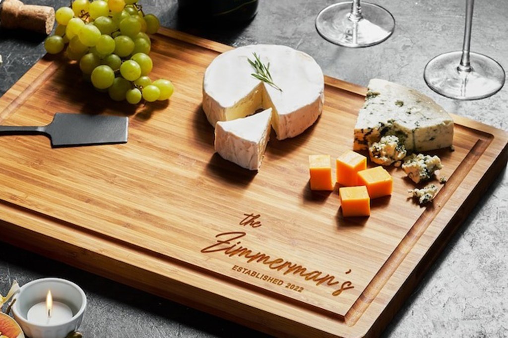 GiftsToEngrave Personalized Cutting Board