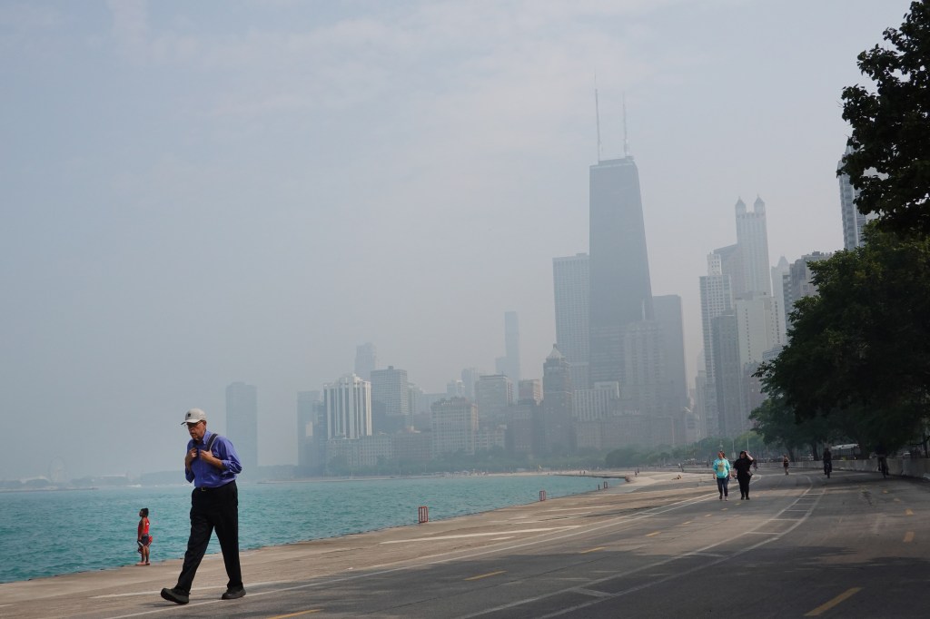 92 significant tornados were recorded in Chicago between 1885 and 2008. 