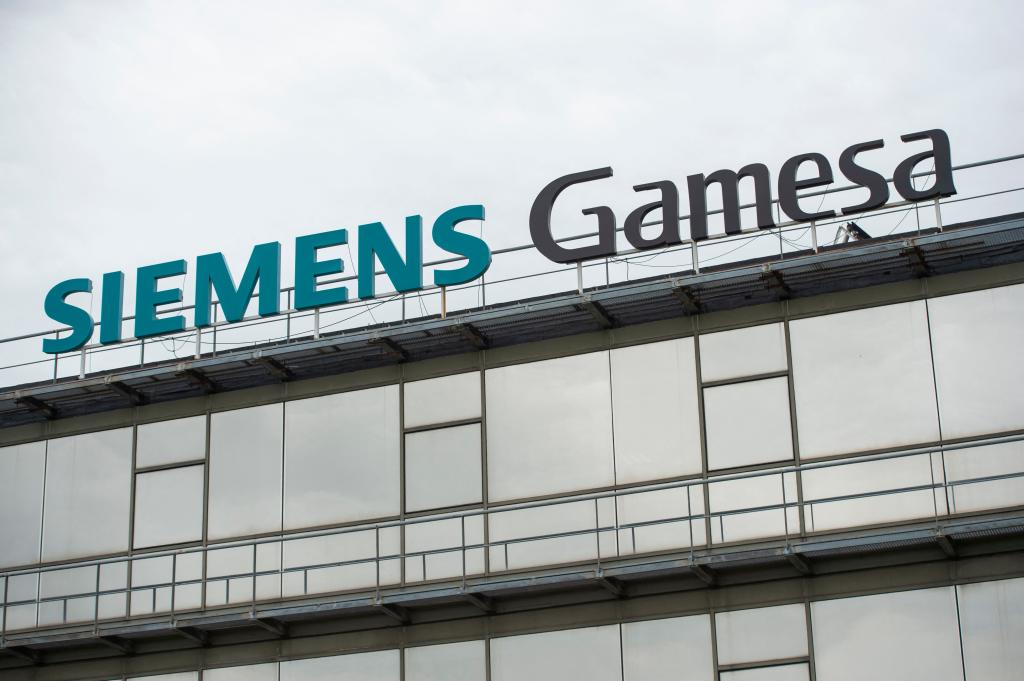 German manufacturer Siemens's wind-turbine business Siemens Gamesa has lost almost $5 billion over the past year.