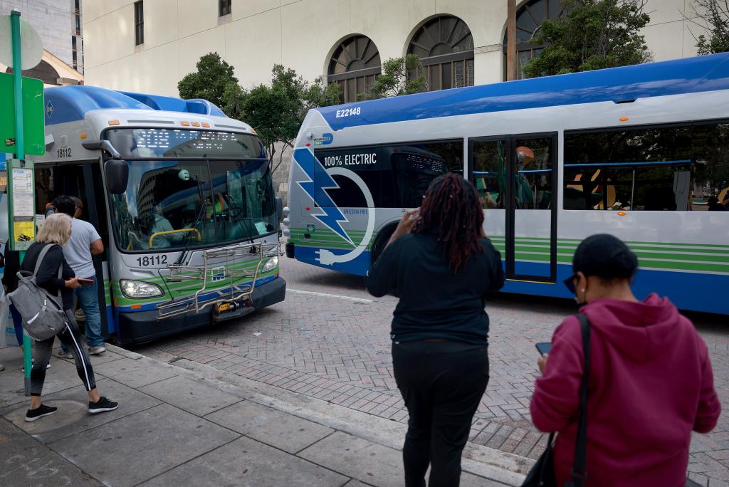 Busses made by Proterra, a California-based electric vehicle company which recently announced it was going bankrupt. 