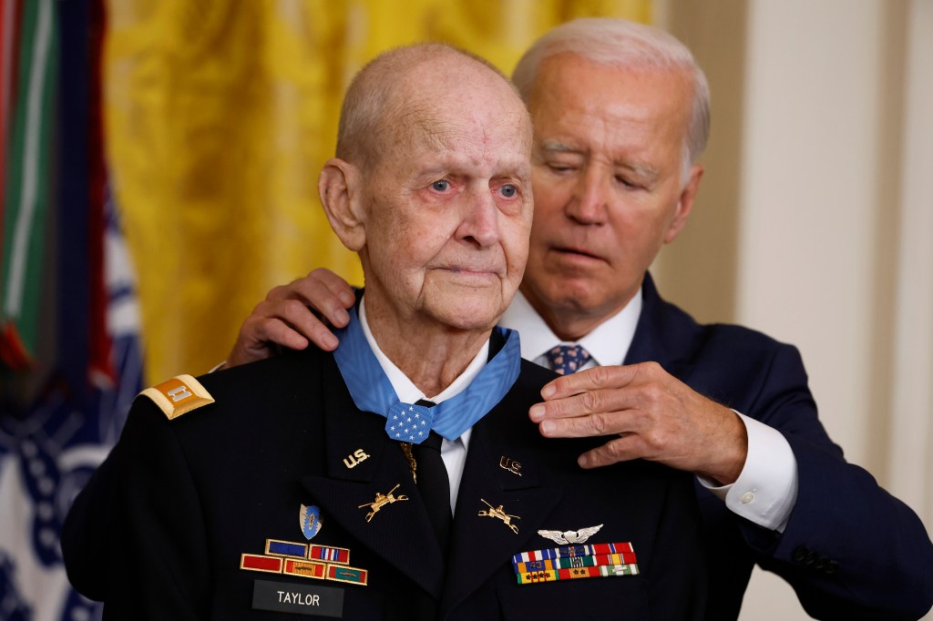 Biden presenting Taylor with the Medal of Honor.