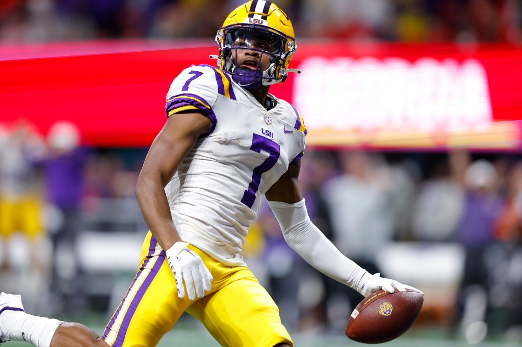 Kayshon Boutte playing for LSU.