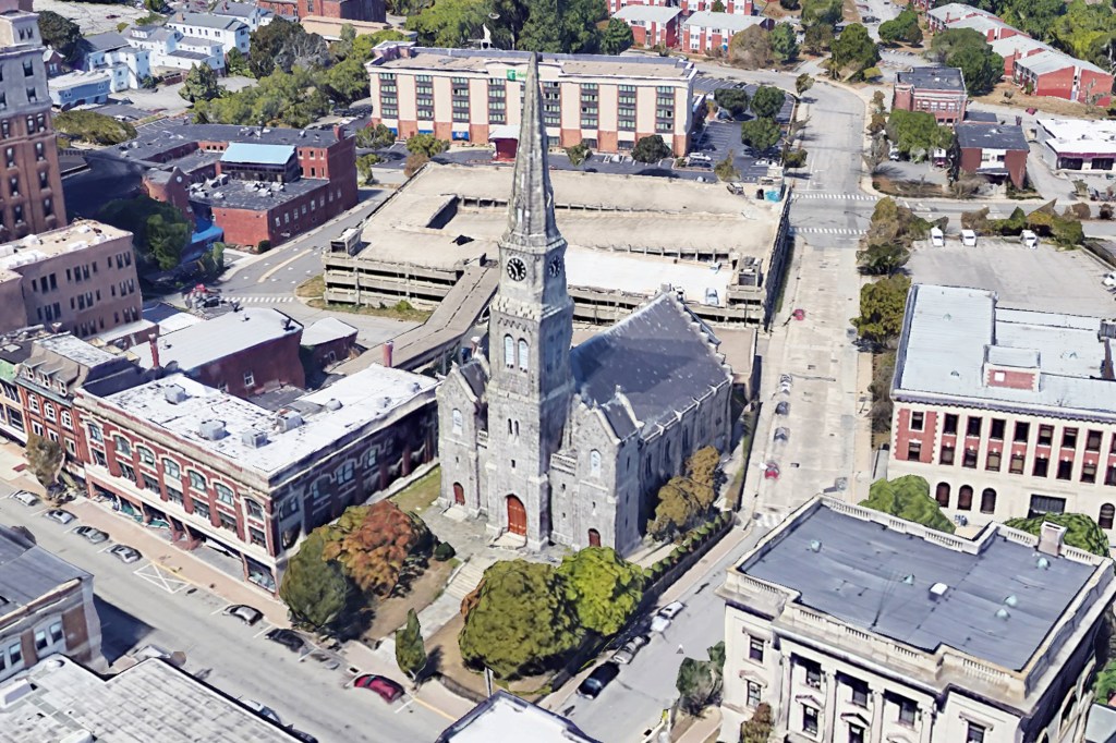 First Congregational church, New London, CT collapsed historic building in the city with a steeple.