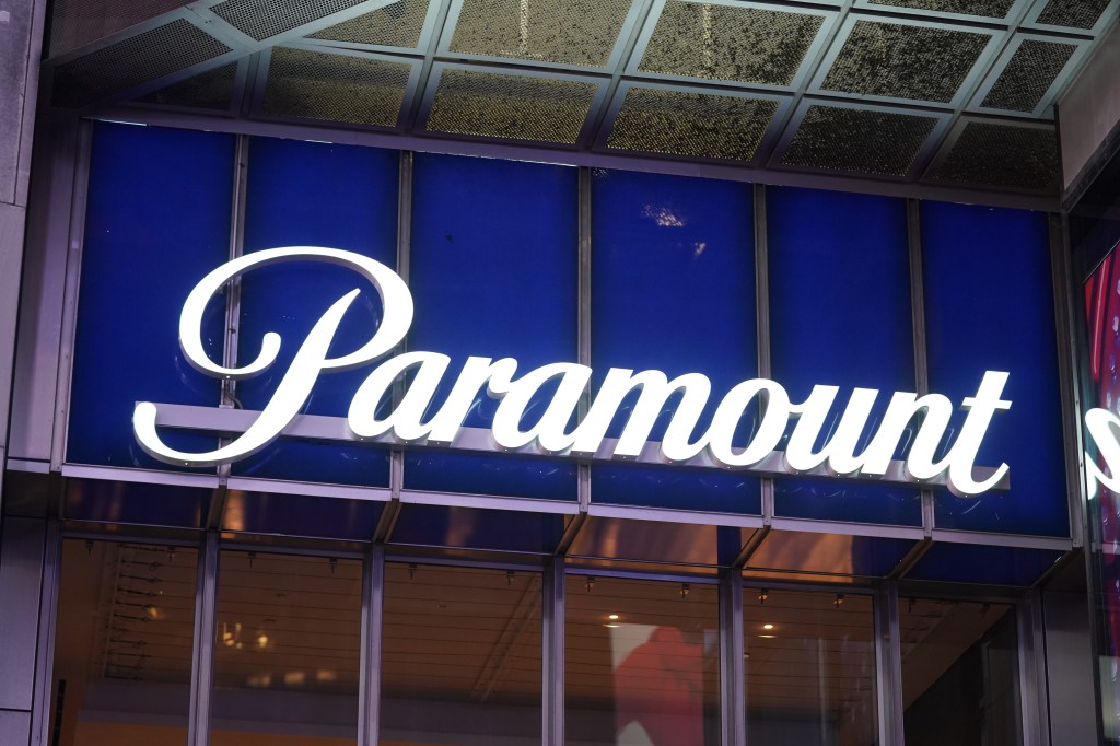 Paramount -- home to MTV, CBS and Comedy Central -- is prepping to cut 800 jobs across the company.  