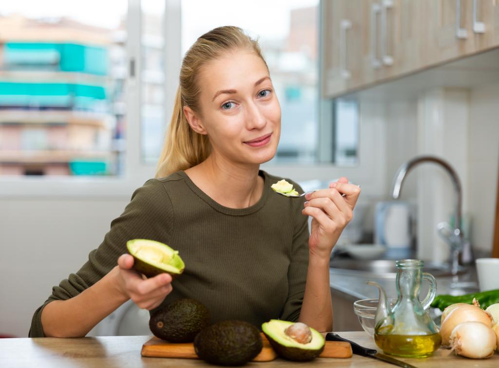 Eating a small amount of avocado every day may lower a woman's risk for Type 2 diabetes — but not for men who consume the green, creamy fruit, new research has found.