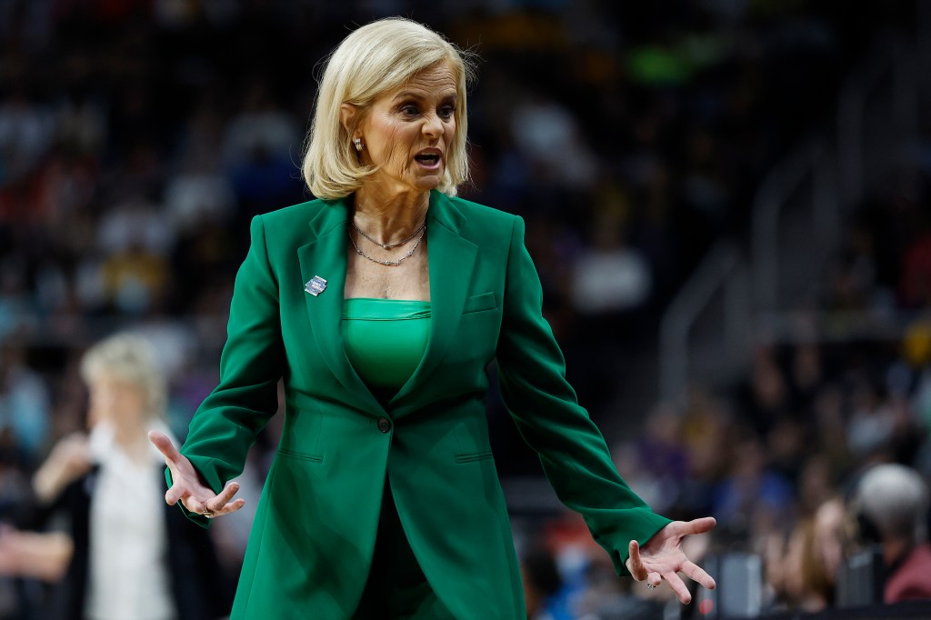 Kim Mulkey and LSU had no answers for Caitlin Clark.