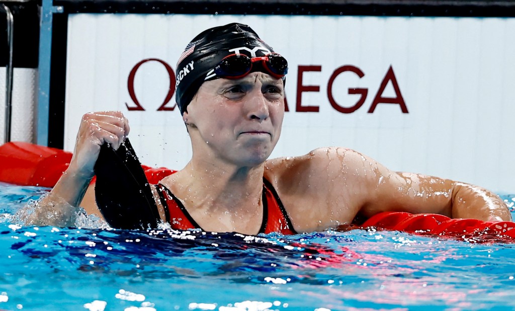 Katie Ledecky celebrates her 1500m freestyle win at the Olympics on July 31, 2024.