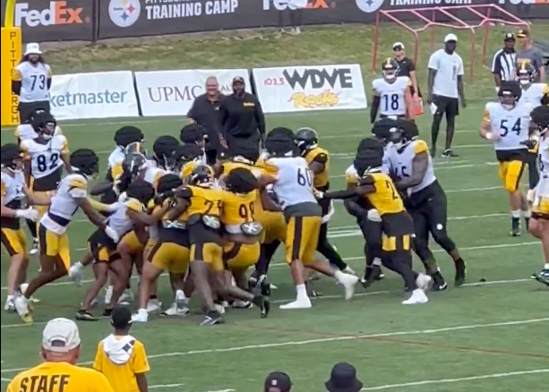 A hit on QB Justin Fields led to chaos at Steelers camp.