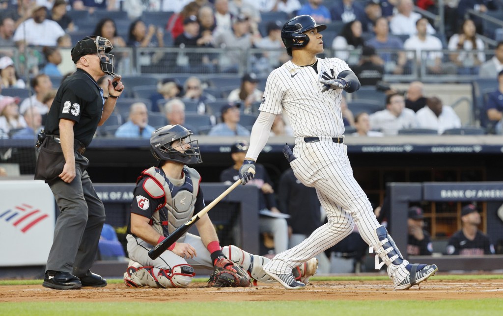 Juan Soto belts a two-run homer in the first inning of the Yankees win on Aug. 21, 2024.