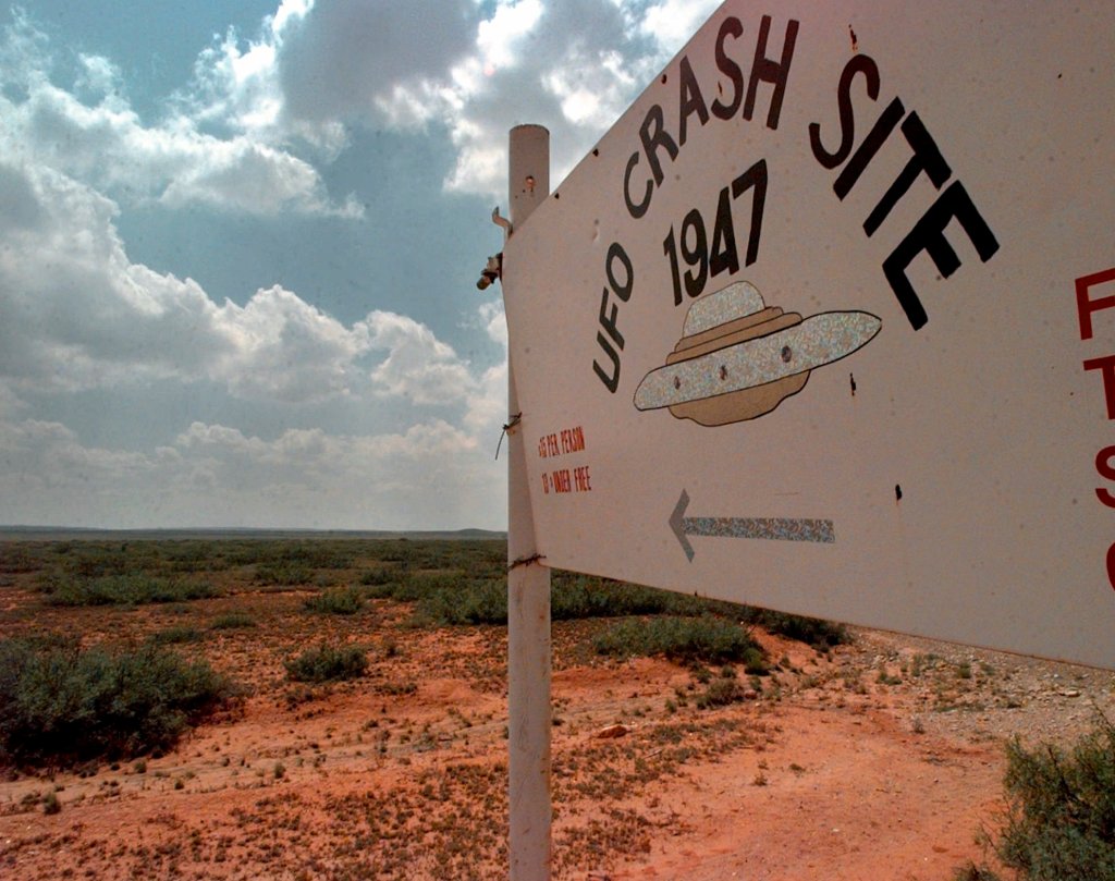 The famous Roswell crash was followed up by another mysterious event in Kingman, Arizona.in 1953.