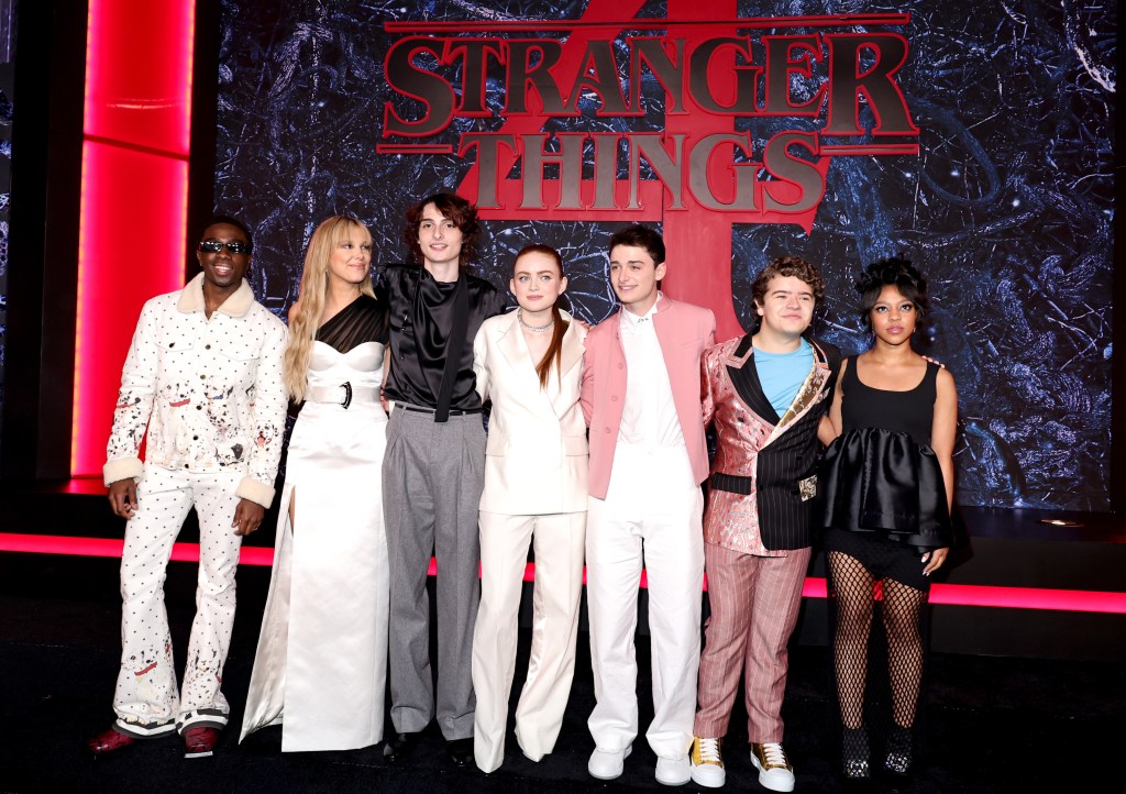 Caleb Mclaughlin, Millie Bobby Brown, Finn Wolfhard, Sadie Sink, Noah Schnapp, Gaten Matarazzo, and Priah Ferguson at the Season 4 premiere. 