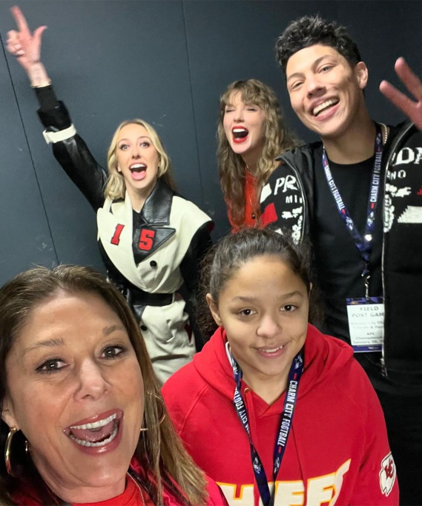 Brittany Mahomes, Taylor Swift, Jackson Mahomes, Randi Mahomes and her daughter at a Chiefs game in 2023.