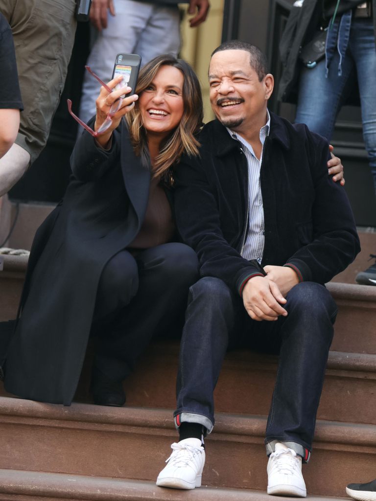 Mariska Hargitay and Ice-T filming in 2021.