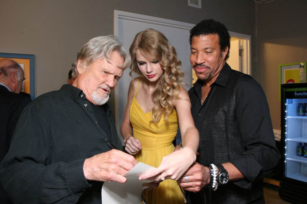 Kris Kristofferson, Taylor Swift and Lionel Richie at the Country Music Hall of Fame's 'All For the Hall' event in Sept. 2010