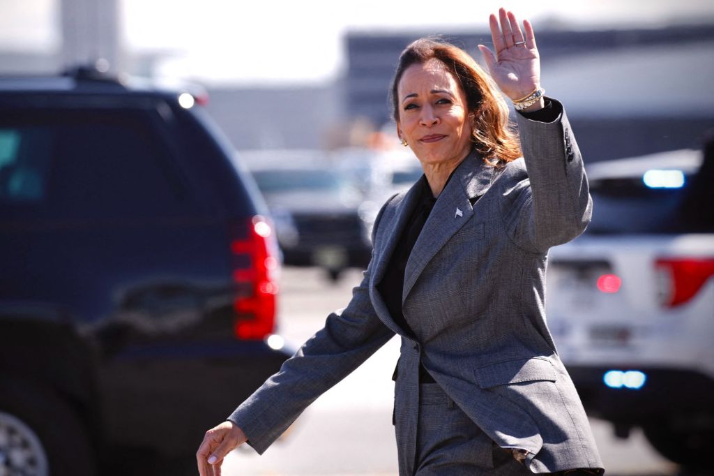 US Vice President and Democratic presidential candidate Kamala Harris steps off Air Force Two as she arrives at LaGuardia Airport in Queens, New York, September 22, 2024.